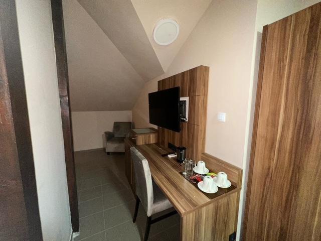 Jp Motel Mali Pariz ボル エクステリア 写真
